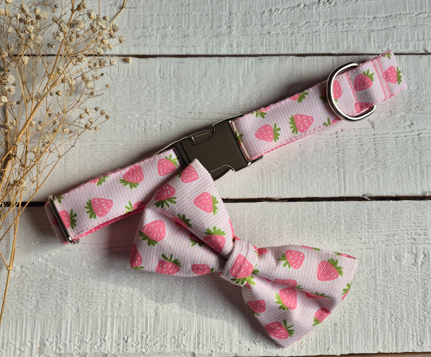 Strawberries Over-the-collar Bowtie