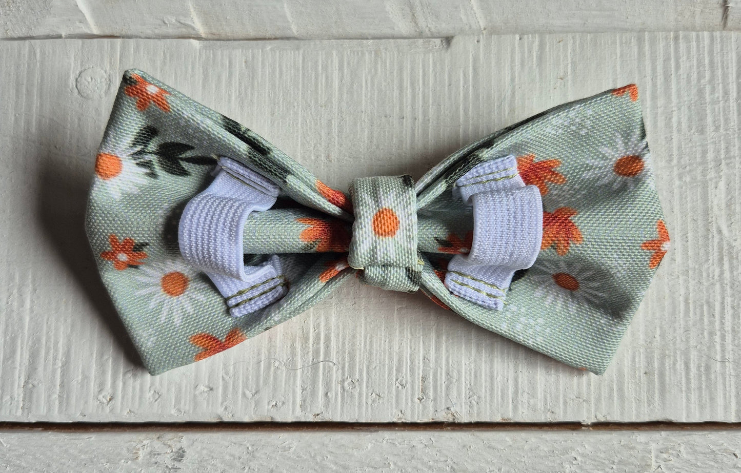 Daisy Meadow Over-the-collar Bowtie