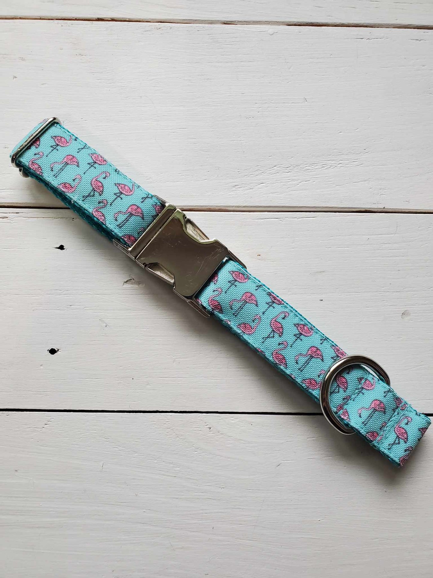 Pink Flamingos on Teal collar size medium 14-20.5" and is 1" wide with a metal buckle