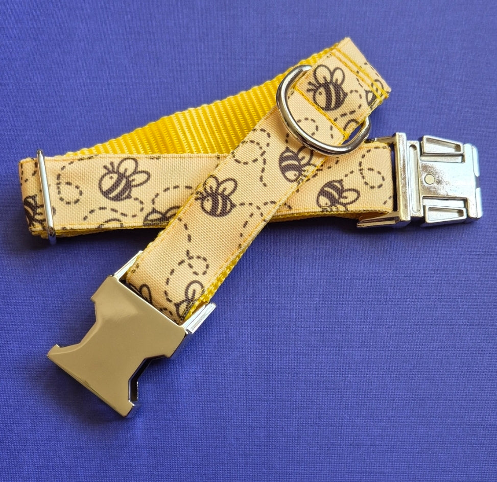Little Bees Dog collar